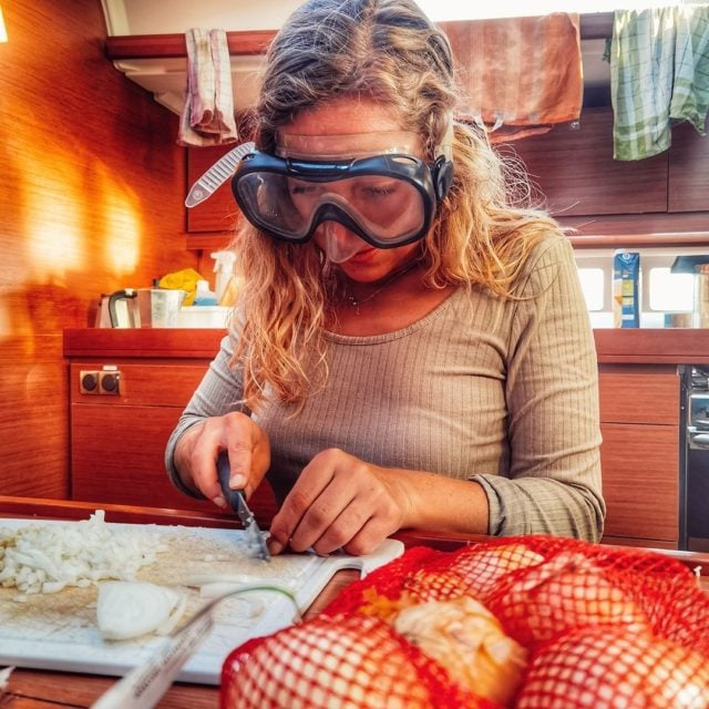 Not macht erfinderisch 😂 Was sind eure Lifehacks, die einem das Bordleben leichter machen? ⠀⠀⠀⠀⠀⠀⠀⠀⠀⠀⠀⠀⠀⠀⠀⠀⠀⠀
_____________________⠀⠀⠀⠀⠀⠀⠀⠀⠀⠀⠀⠀⠀⠀⠀⠀⠀⠀
www.join-the-crew.com

#segeln #segeln⛵ #urlaubsreif #einmalwegbitte #paradies #urlaub🌴 #urlaubsreif #meerweh #fernweh #Segellust