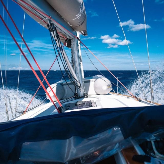 Eine Yacht ist sowohl der entspannteste als auch der abenteuerlichste Platz der Welt. 🙌
_____
www.join-the-crew.com